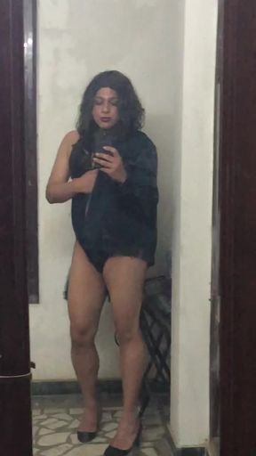 Elle Summers Lingerie Reveal