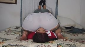 My girl loves my farts in her face and bears the full weight of my ass so big and heavy the bad smell of my ass
