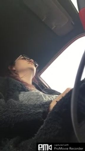 Teen Flashes Tits While Driving