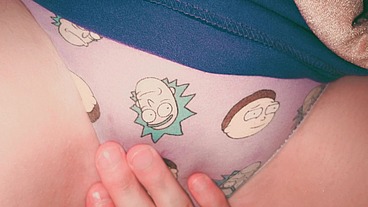 StepSister stayed the night and let me touch her pussy
