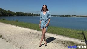 carlie, belle coquine, veut de la sodomie avant tout