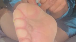 I rushed home really quick just so you could smell my stink nylons