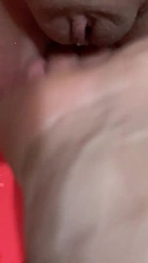 My boyfriend slams my pussy full with my piss