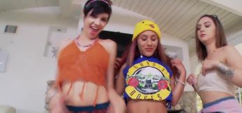 Gamer Teens Take on Lucky Stud