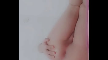 hot bottom gay showing his body سالب ممحون يعرض جسمه متناك محتاج حد نيك طيزه