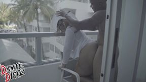 Big Booty Latina Shanice Luv Gets a Balcony BBC Dick Down in Front of Everyone at Xbiz Miami and Squirts