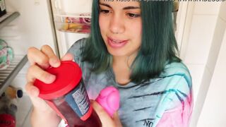 Weird sluts does oral to a sex toy with jam xd