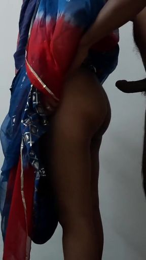 9 inch ka lund chaiye koi chodo mujhe , Desi indian girl ko choda room me bulakar fir chut me dala lund   Clip 1