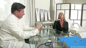 Lara De Santis - Anal & Squirt Milf