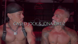 Hot amatør asiatiske gutter får sine stramme rumper knullet med rumpeplugger og sædsprut