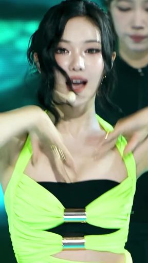 K-pop fan gets a surprise asian chinese threesome