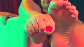 Toes Wiggling and Spreading for Your Pleasure