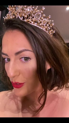 Crowned MILF