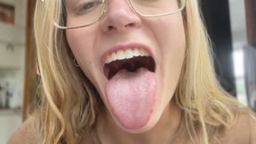 Smell my tongue close-up (quickie)