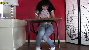 kiki cali pisses her tight jeans under desk