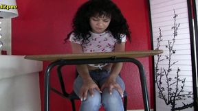 kiki cali pisses her tight jeans under desk