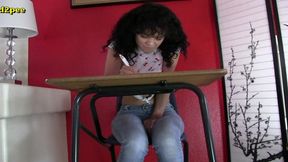 kiki cali pisses her tight jeans under desk