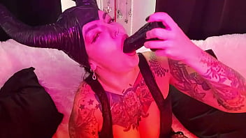 Hot deep throat from lustful gothic Succubus girl