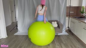 Fully Deflating the giant 150 cm CanDo Exercise Ball with my Body