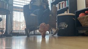 DIRTY SOLES IGNORE, WHILE READING A BOOK - MOV Mobile Version