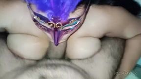 Milf gordita me hace una paja rusa con sus grandes tetas naturales hasta hacerme acabar