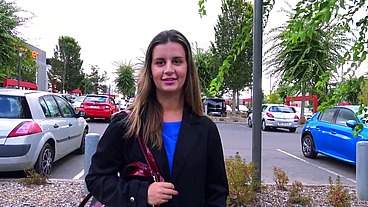 A 20ans, Marina estime avoir le droit de se faire plaisir !