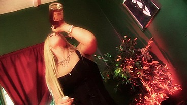Next, the blonde gets fisted, while giving her girlfriend cunnilingus, until they get facialed