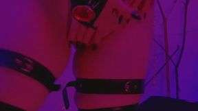 Raven riding a dragon dildo