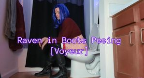 Raven in Boots Peeing [Voyeur]