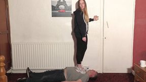Dancing Sophie 407 Sneakers On His Body (4K)
