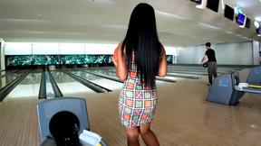 ”Thai MILF with butt banged on amateur video after bowling”