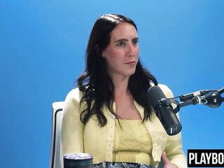 Brunette hair cougar pornstar Candence Lux loves to touch herself intensely