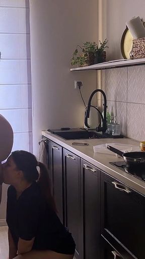 Quick Anal Sex in the Kitchen While Making Some Breakfast