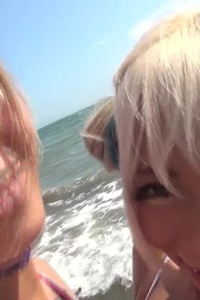 Beach Babes Bikini Erotic W-dance: Noa &amp; Reona Maruyama