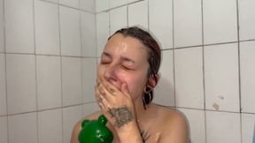 hair- and- body- washing- with- new- staff