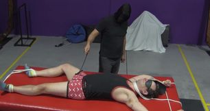 Hunk submissive Casey Wood gets dominated by Kaden Roads