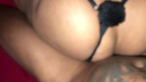 estou comendo a mulher do meu amigo novinha pelo sem ele saber