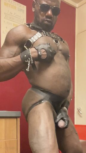 Black Bodybuilder Fetish Wank Prelude to heavy Cum