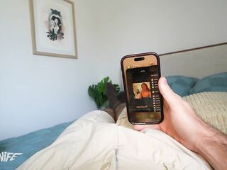 Tiny step-sis can't stop taking bare fotos - Scarlet Skies