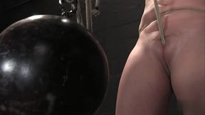 パイパンムチムチ娘を拷問的なくいこみ股縄調教する