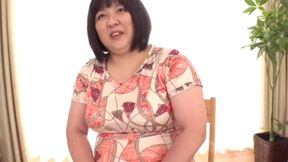 Mature Beauty Kanako Urano's Sexy F-Cup AV Debut at 52 - Must-See Mature Porn Star