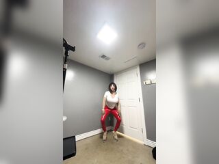 Hawt trans CD in hawt red latex jeans