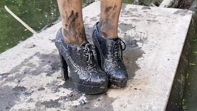High heels boots in swamp, high heels boots in deep mud, boots wrecked, muddy feet, high heels in swamp