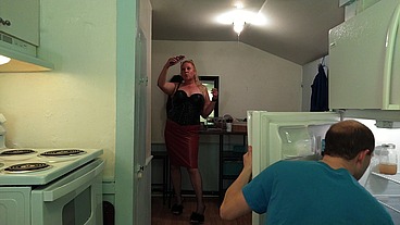 Guy Decides to Dress as Woman for the First Time