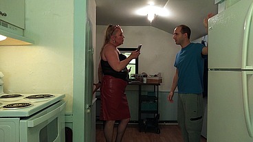Guy Decides to Dress as Woman for the First Time
