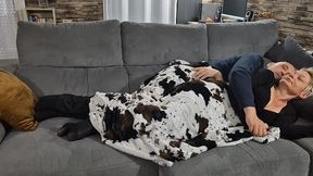 je voulais faire la sieste lui voulais me baiser ma chatte et mon cul