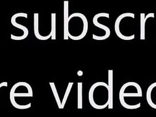 Descarga en el pelo de una muñeca