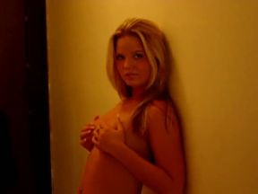 Mind-blowing girlie with stunning body shape is fucking good in teasing