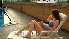 Amateur MILF Trades Doughnut for Anal Sex