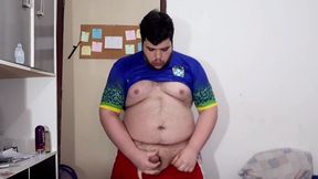 punheta depois do futebol - nada melhor que gozar depois do esporte e de ver meus amigos heteros correndo de short, suados e com o pau balancando - fernando devil solo